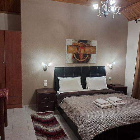 Erodios Guesthouse กาโต ลูตรากี ภายนอก รูปภาพ