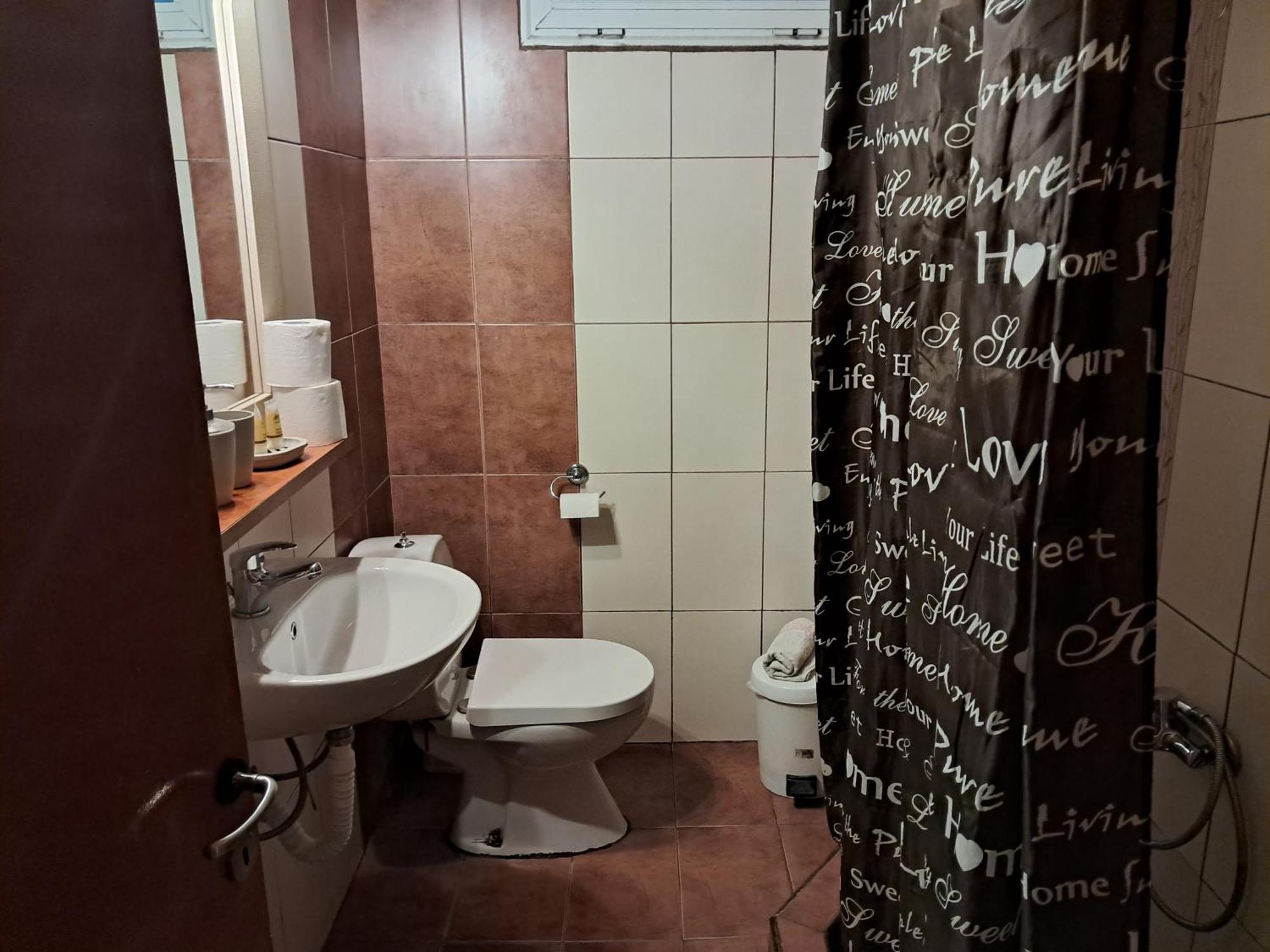 Erodios Guesthouse กาโต ลูตรากี ภายนอก รูปภาพ