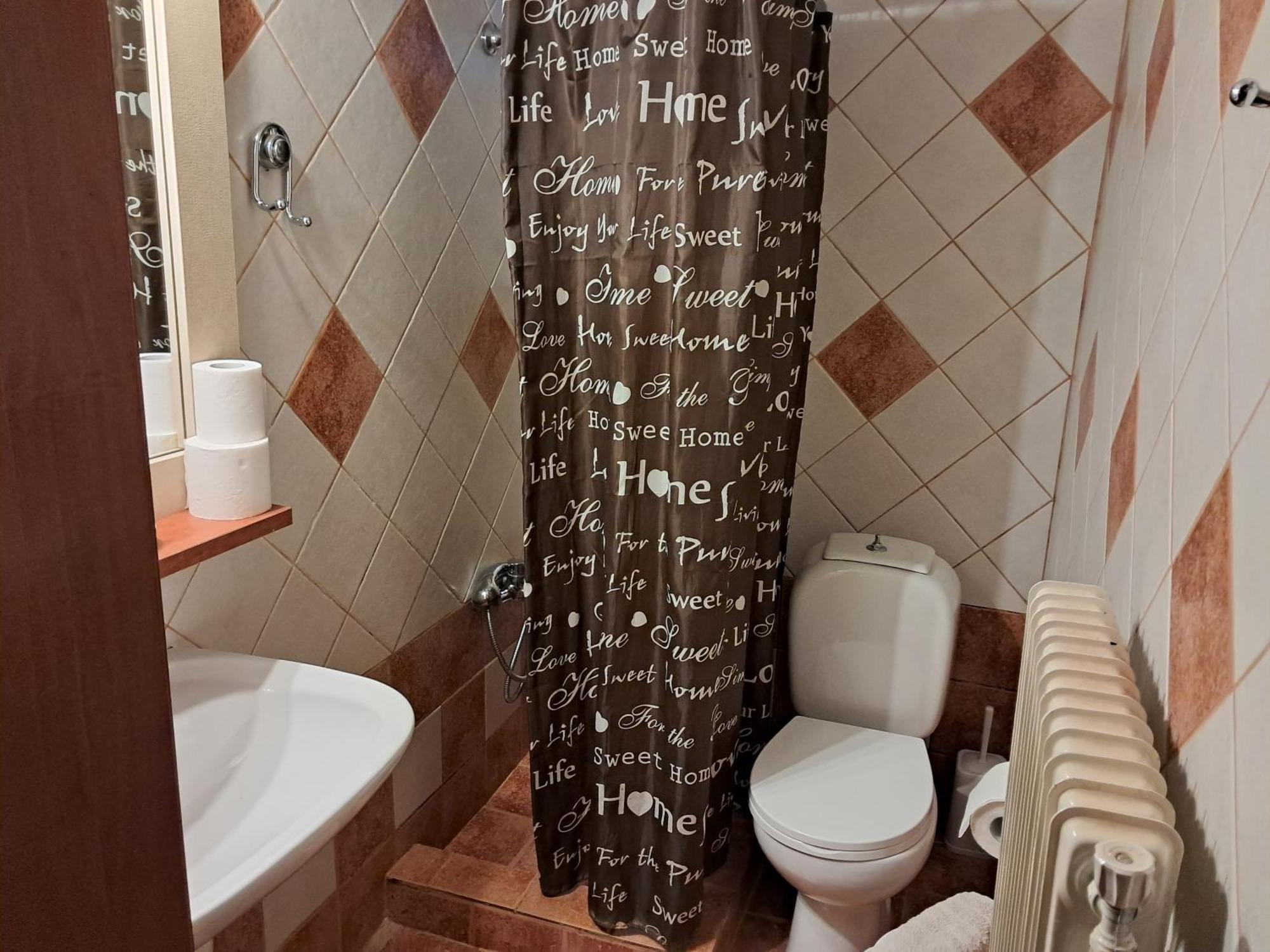 Erodios Guesthouse กาโต ลูตรากี ภายนอก รูปภาพ