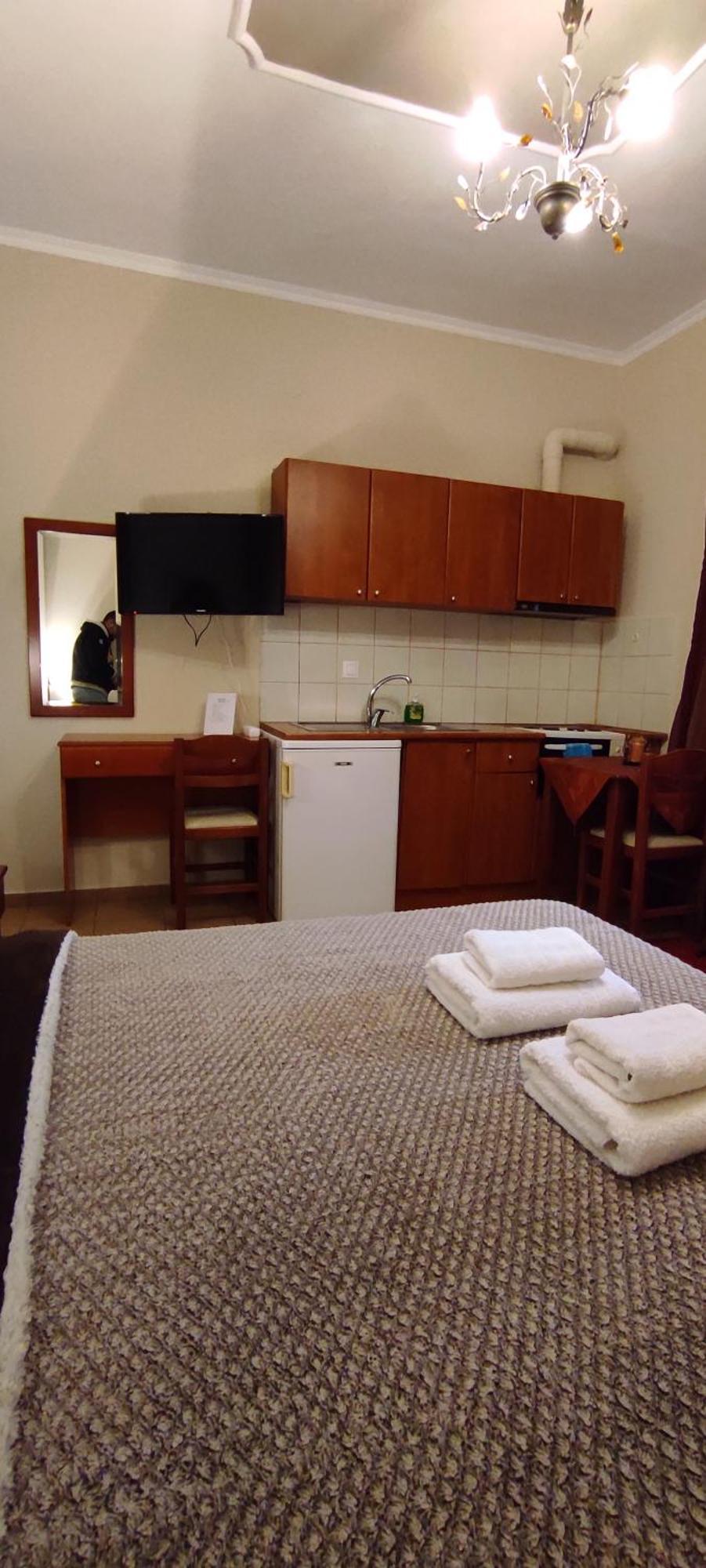 Erodios Guesthouse กาโต ลูตรากี ภายนอก รูปภาพ