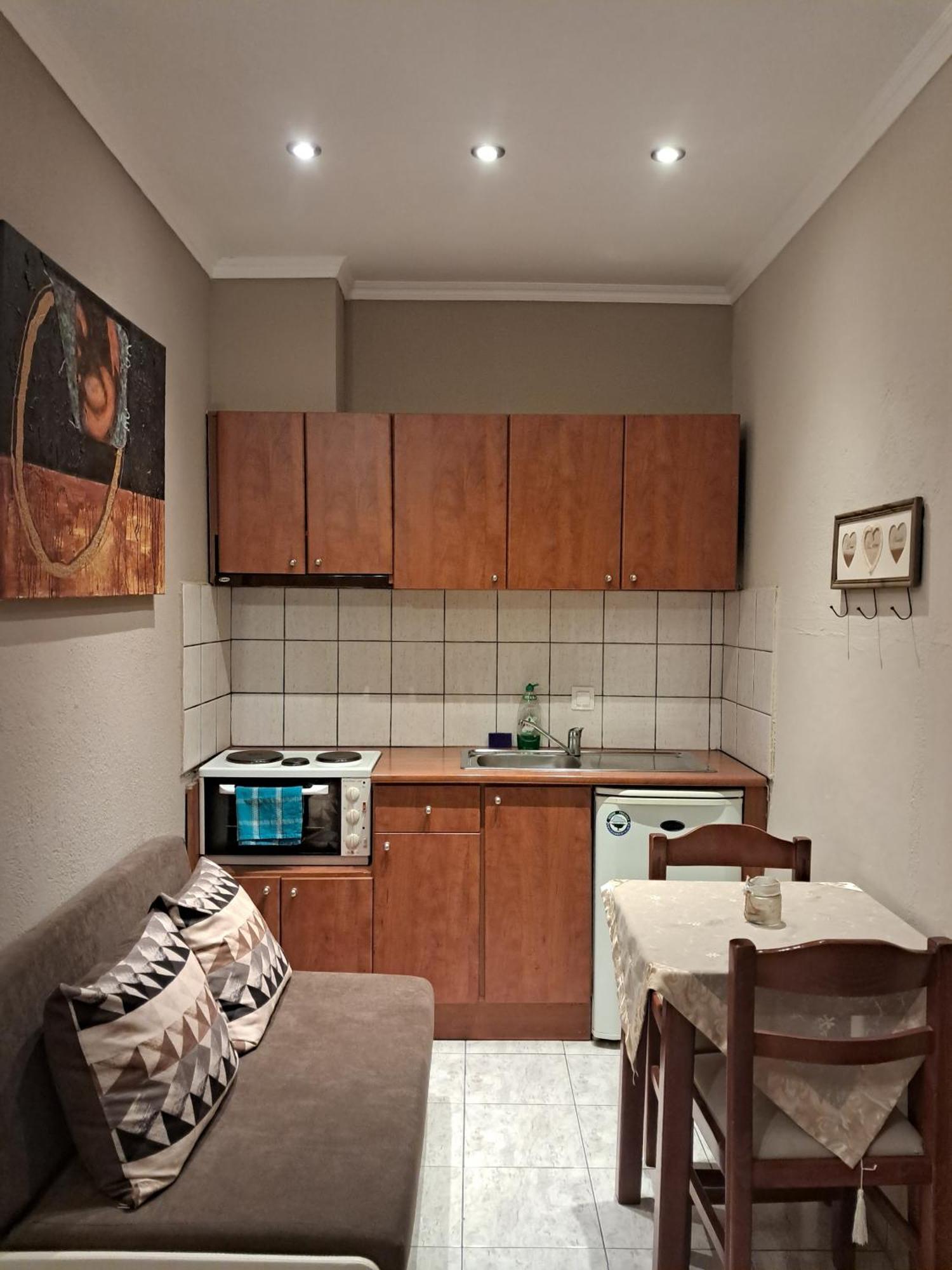 Erodios Guesthouse กาโต ลูตรากี ภายนอก รูปภาพ